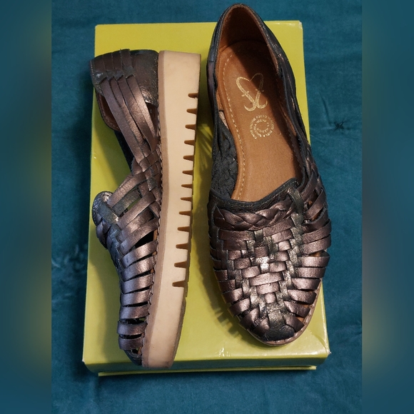 Fiesta Feet Leather Huarache - Picture 3 of 4